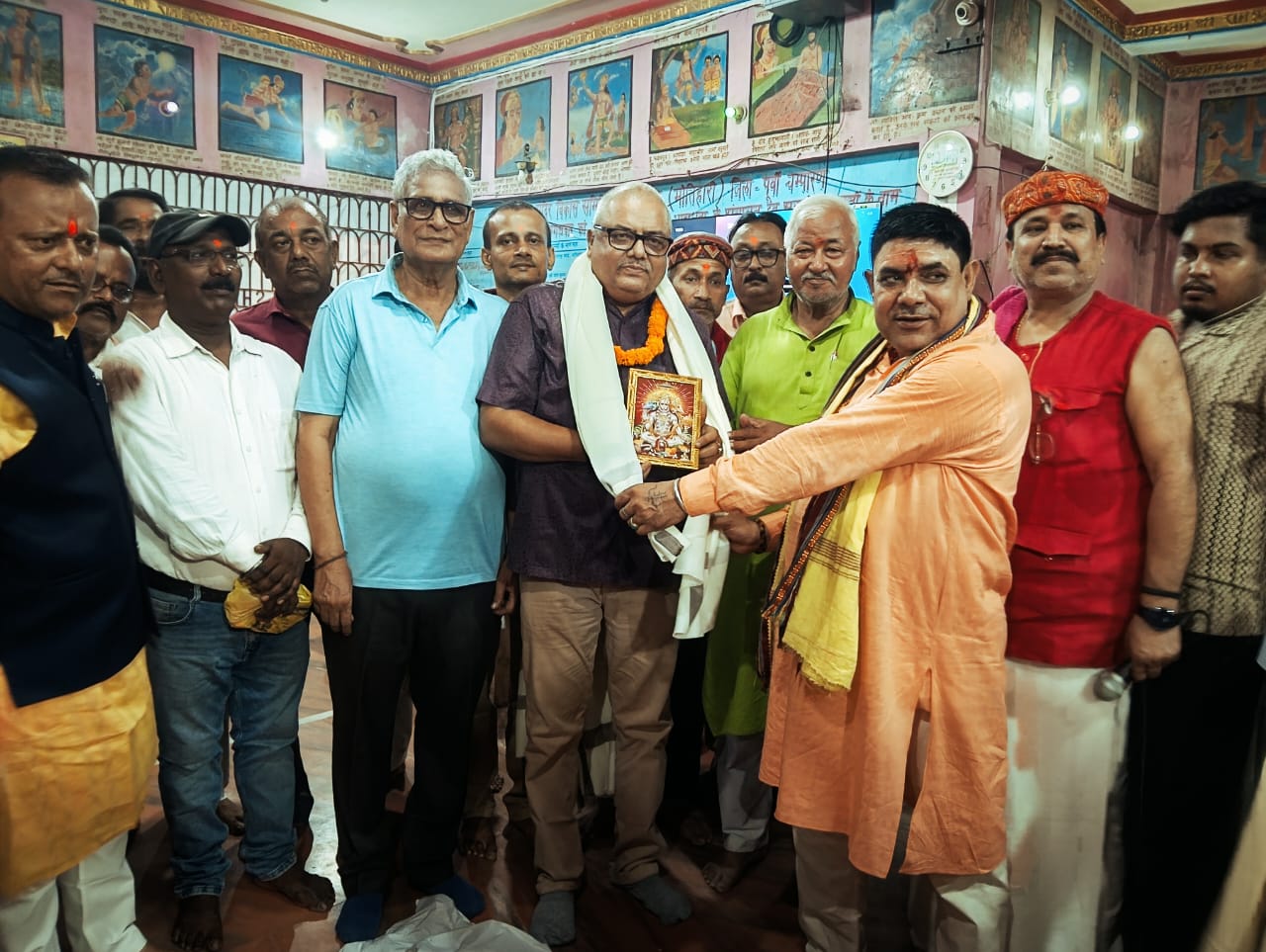 देश-विदेश में चंपारण का नाम रोशन करने वाले डॉ. राजेश अस्थाना को मोतिहारी में भव्य सम्मान